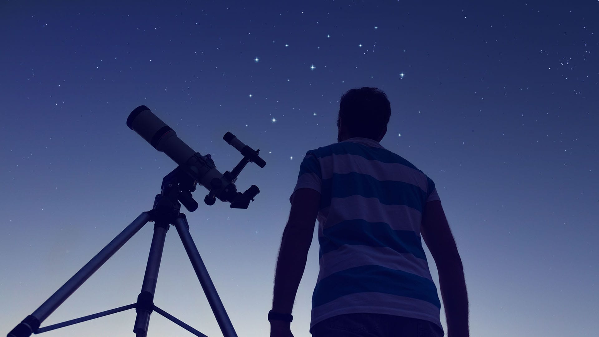 Cómo observar mejor los objetos poco visibles en el cielo: visión periférica