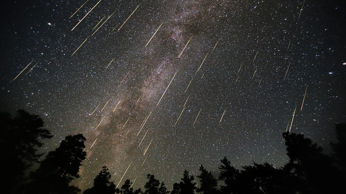 Chuva de meteoros Gemínidas: veja horário de pico e como assistir