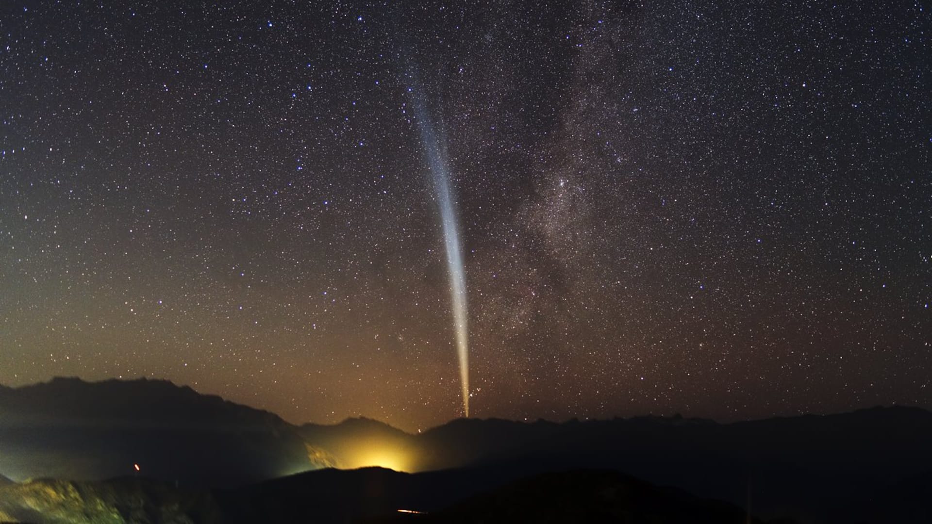 頭のない彗星ラブジョイ  