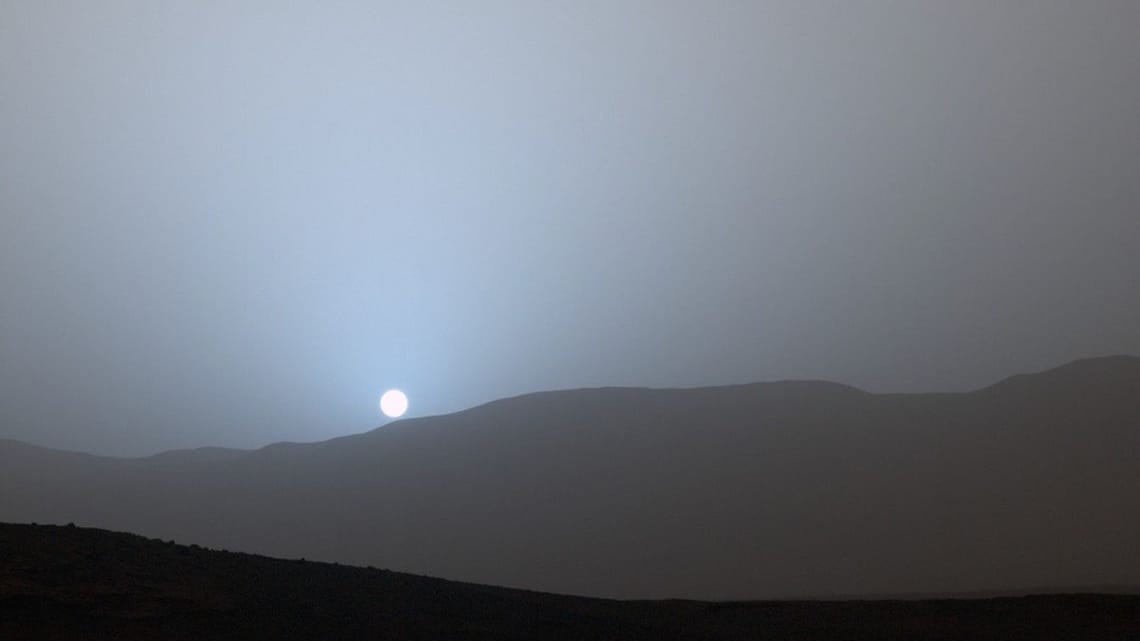 Голубой закат на Марсе, снятый Curiosity