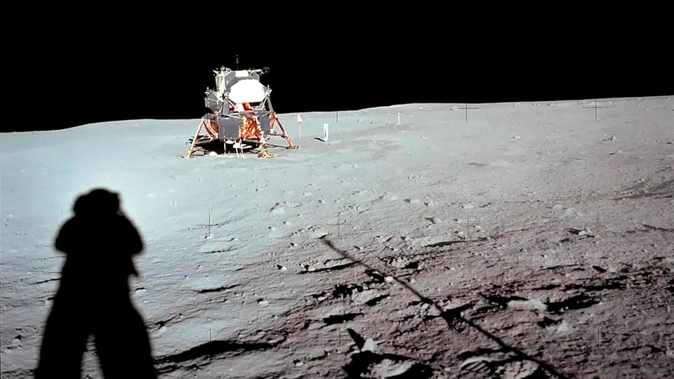 Photos d'alunissage Images de l'atterrissage sur la Lune Complot — free download