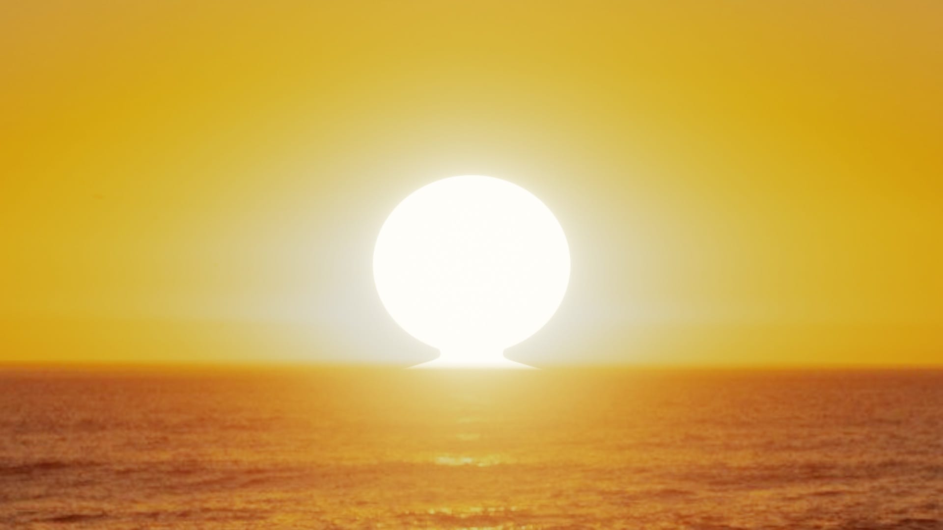 だるま夕日：大気の屈折が生む不思議な形