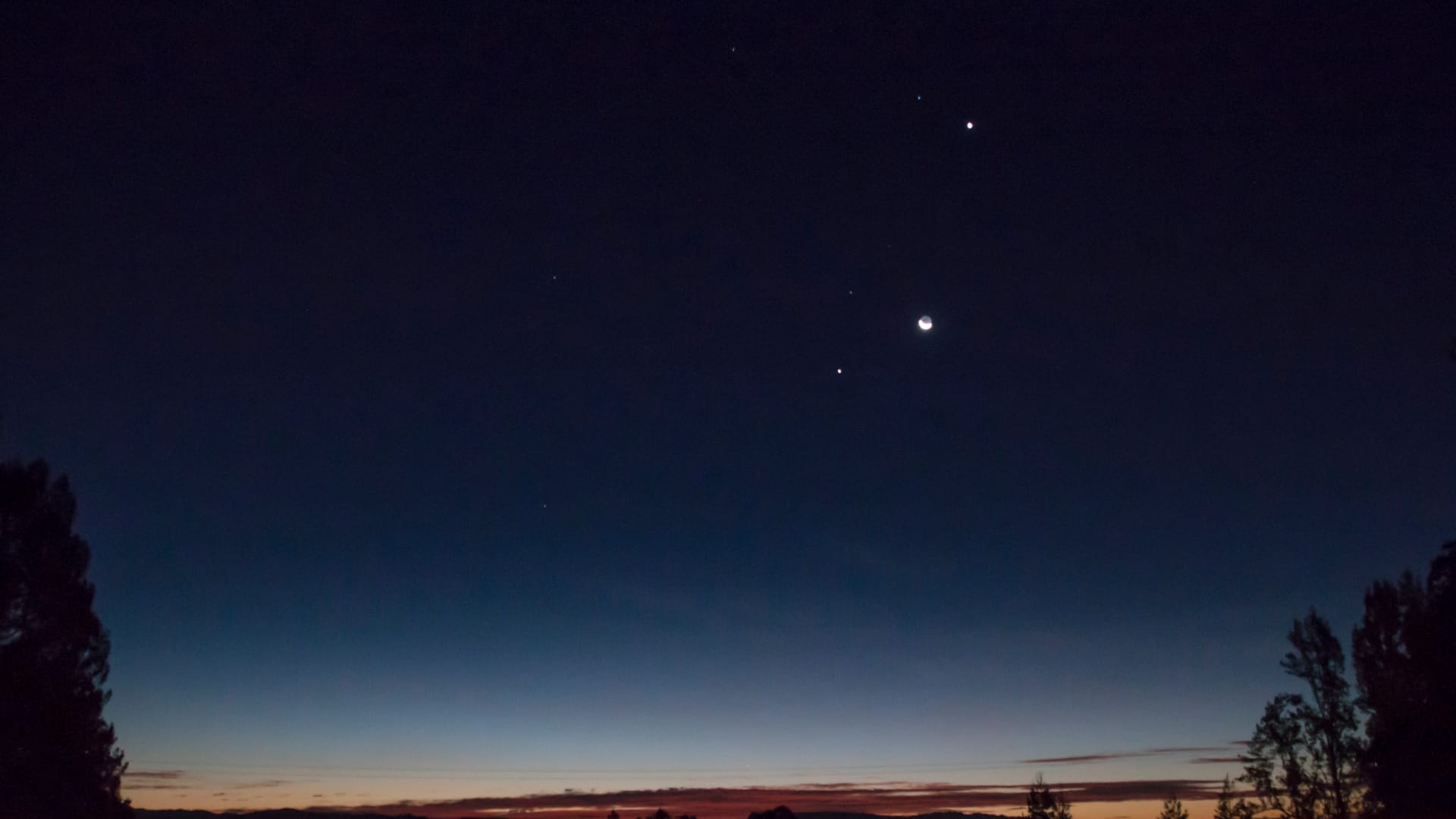 Saturn, Venus in the sky